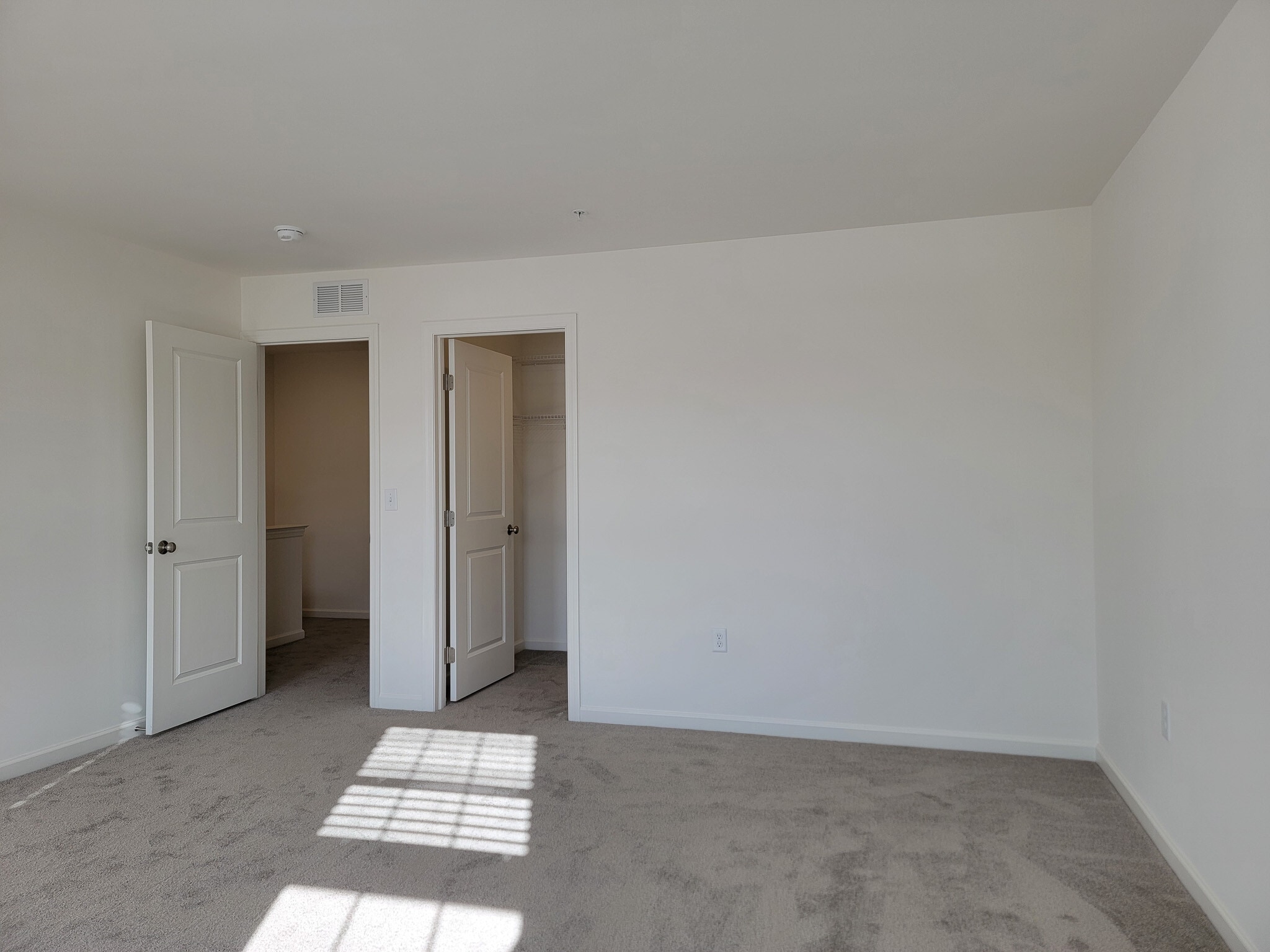 Building Photo - 2459 Spring Water Cir