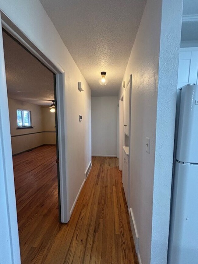 Building Photo - Very nice Family Home located in southern ...