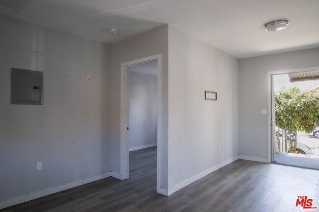 Building Photo - 4710 Wall St