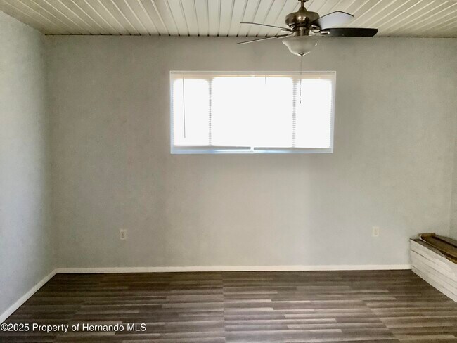 Building Photo - 7322 Pinehurst Dr