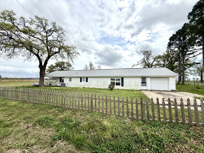 Building Photo - 52 Landmark Rd