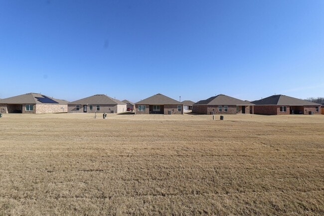 Building Photo - New Build 3 Bedroom Home Available For Immediate Move In!! Robninson Ranch