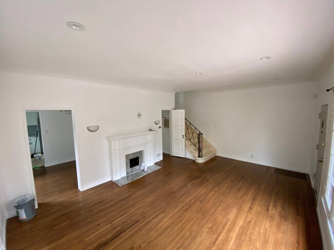 Building Photo - 1058 S Ogden Dr