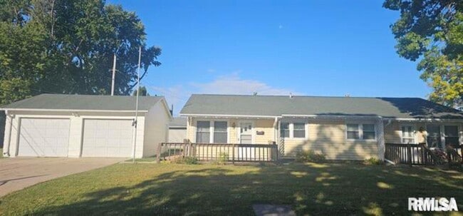 Primary Photo - 3343 5th St