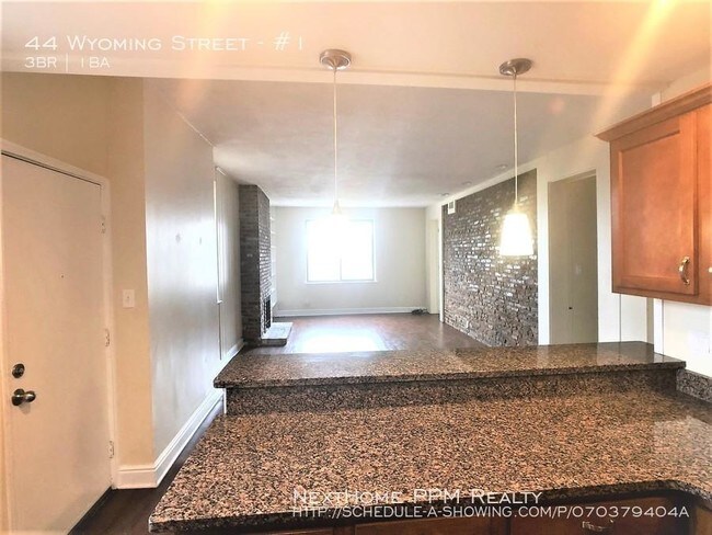 Building Photo - 3 bedroom in Pittsburgh PA 15211