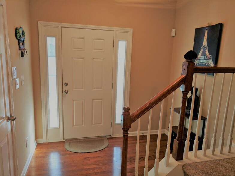 Entrance and Garage - 9792 Wlakers Glen DR NW