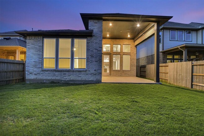 Building Photo - 360 Mallorn Ln