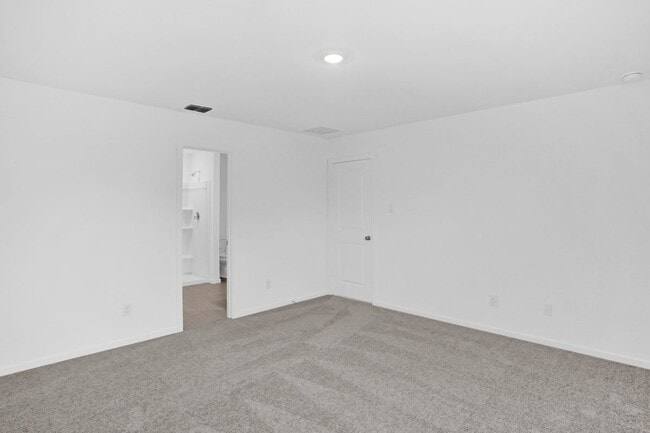 Building Photo - 835 Madrono Dr