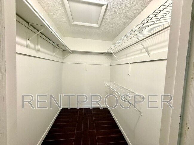 Building Photo - 1103 Dappled Elm Ln