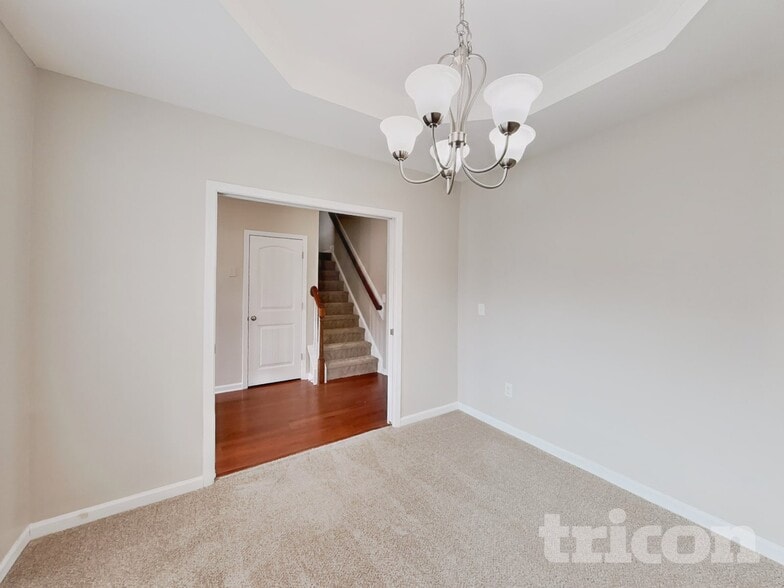 Building Photo - 978 Lakemont Dr