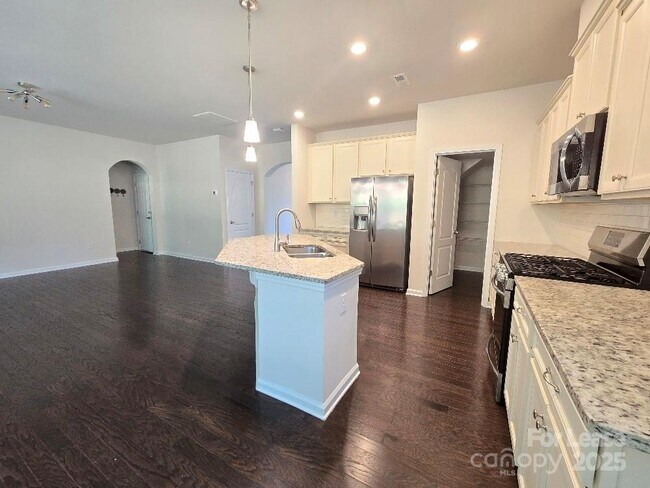 Building Photo - 14611 Murfield Ct