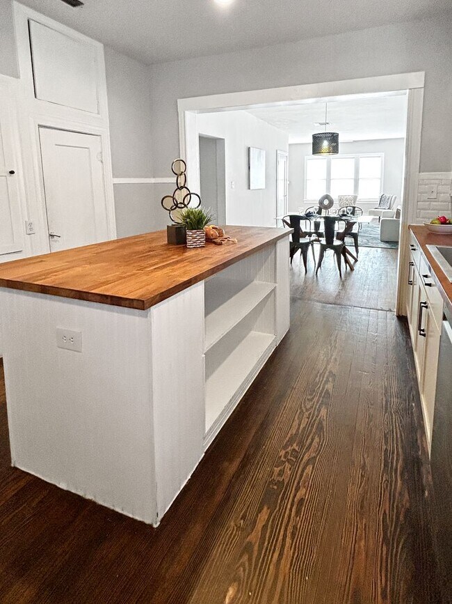 Building Photo - One Story Dream