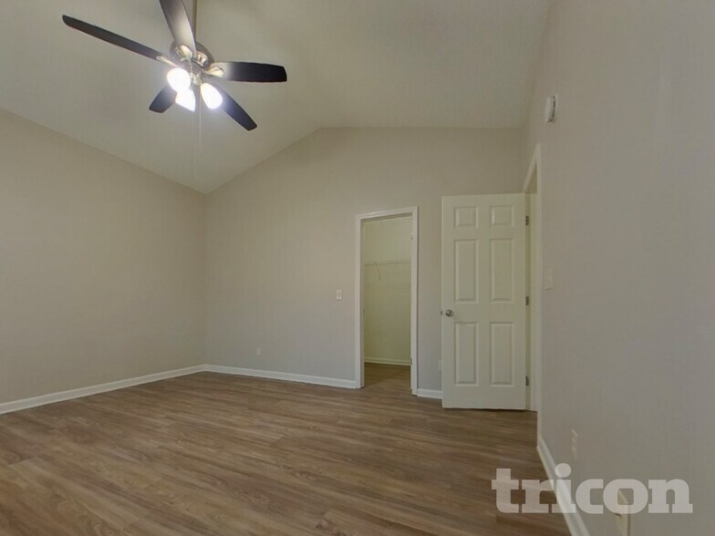 Building Photo - 101 Royal Crest Dr