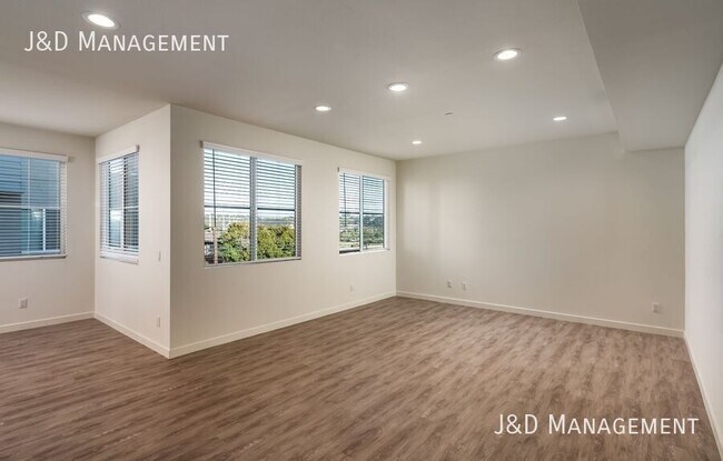 Building Photo - 5845-5855 RILEY STREET-5845
