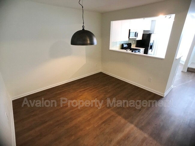 Building Photo - 1104 Riverview Dr