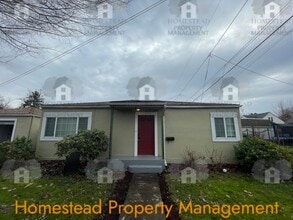 Building Photo - 660