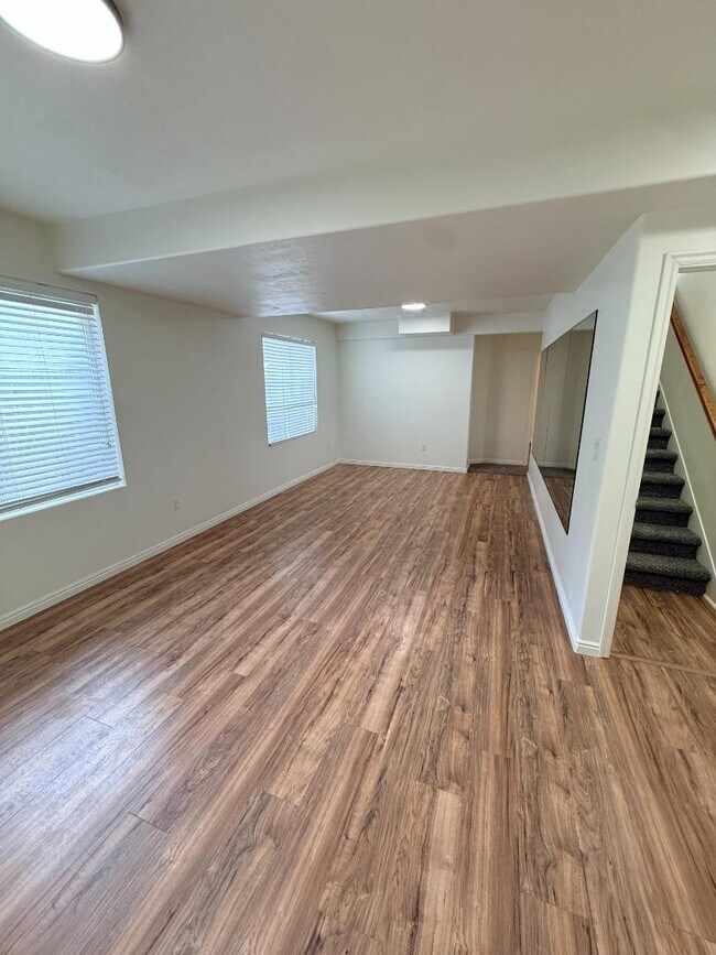 Building Photo - 8825 Jefferson Dr