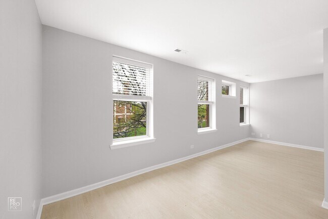 Building Photo - 423 N Central Ave