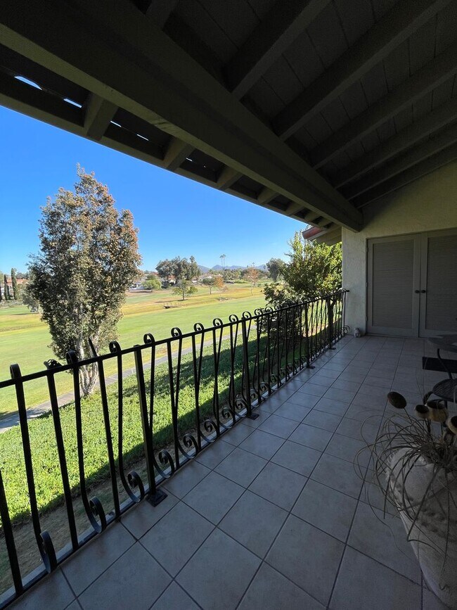 Building Photo - Charming 3Br/2Ba Updated Fully Furnished Vacation Rental W/ Golf Course View