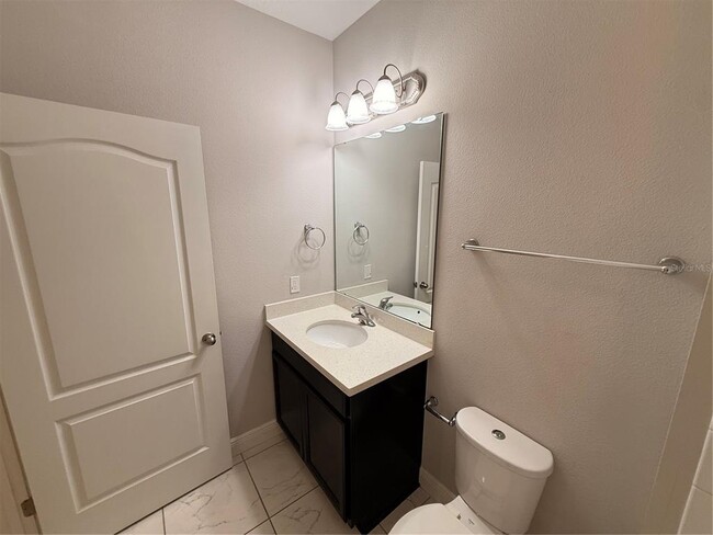 Building Photo - 15465 Honeybell Dr