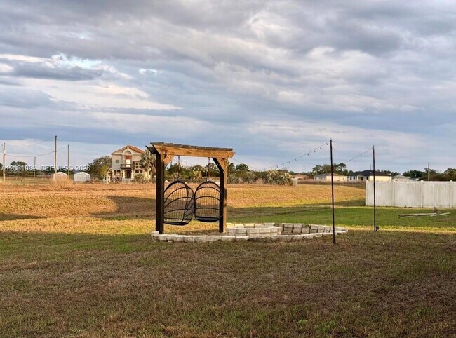 Building Photo - 7033 Waldo Cir