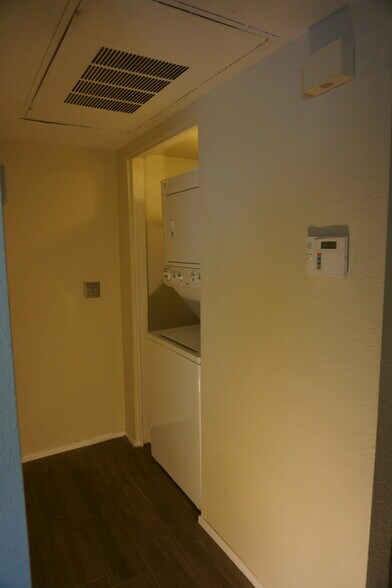 Laundry Room - 3304 S Parkside Dr