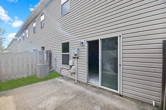 Building Photo - 266 Moultrie Village Ln