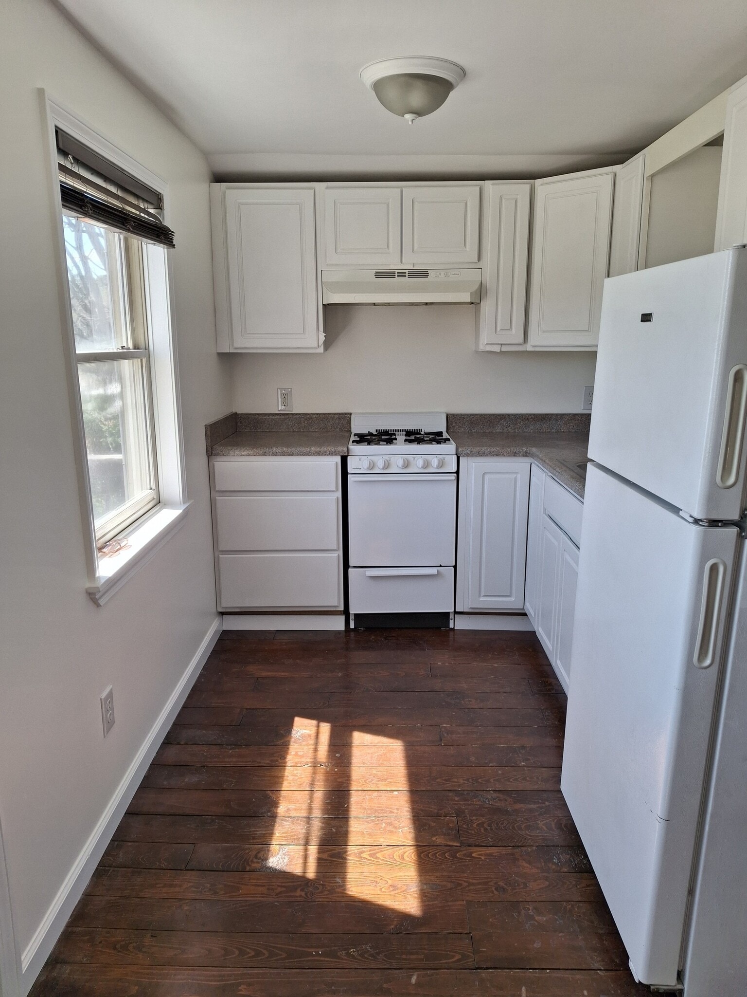Galley Kitchen - 89 Smith Bridge Rd