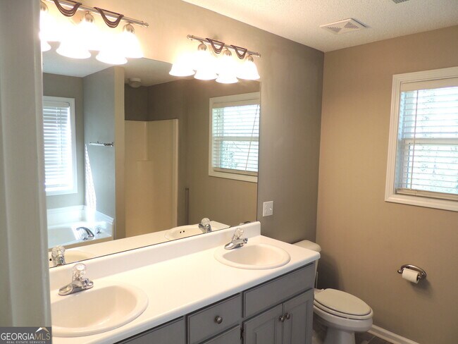 Building Photo - 70 Vinny's Terrace