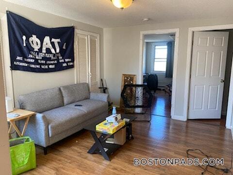 Building Photo - 247 Bennington St