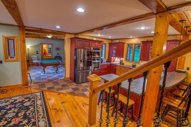 Building Photo - 34 Mirror Lake Dr