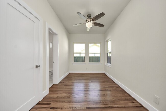 Building Photo - 122 Sidney St