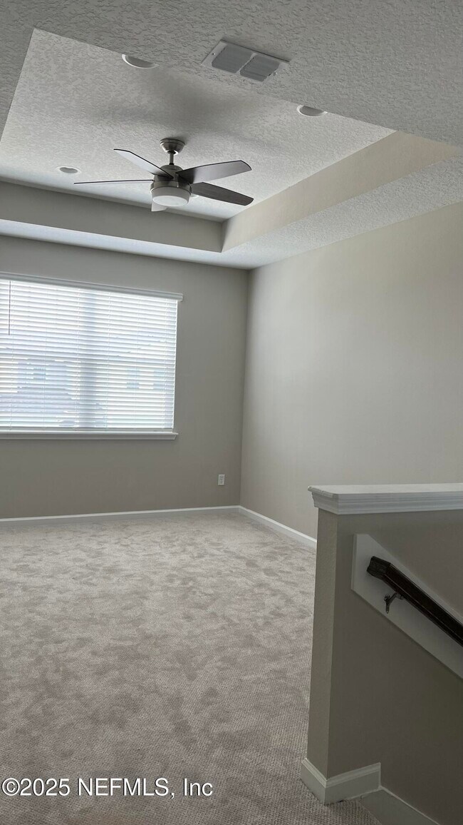 Building Photo - 742 Cherry Elm Dr