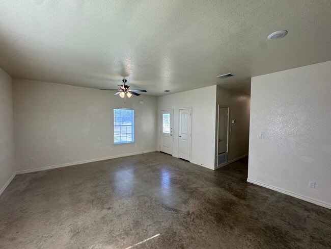 Building Photo - 143 Carley Ct