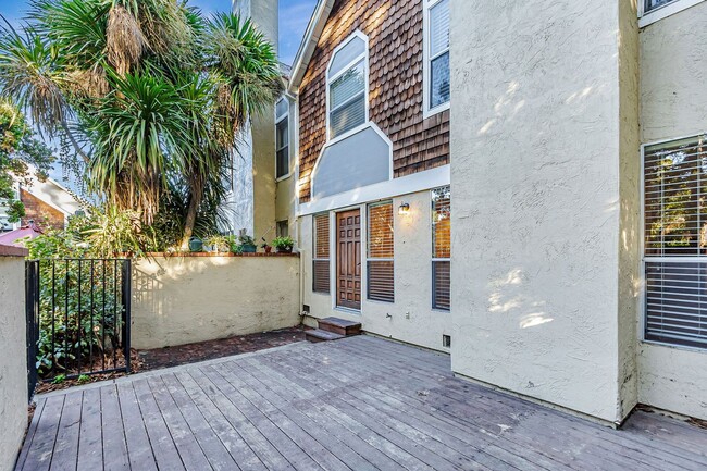Building Photo - Elegant 3-Bedroom Home with Modern Upgrade...