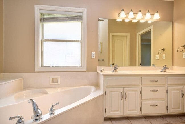 Building Photo - Executive Rental in Park Crest Meadows