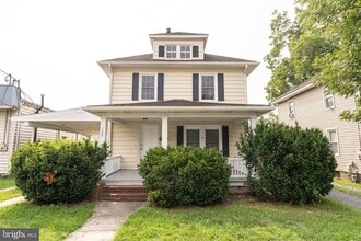 Building Photo - 1109 N Division St