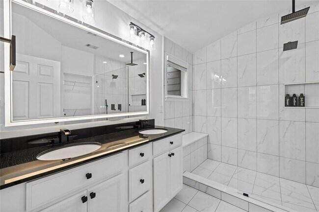 Building Photo - 4228 Laurel Creek Ct SE