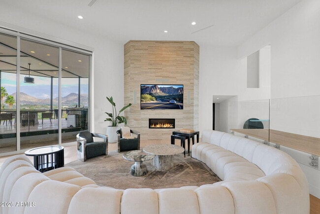 Building Photo - 5632 Camelback Canyon Dr