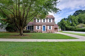 Building Photo - Delightful Home in Brandon Heights