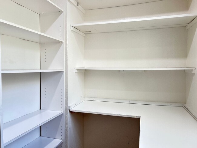 Building Photo - Charming Condo Near Monterey Coast