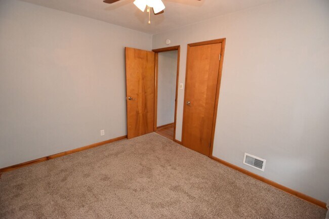 Building Photo - Upgraded Ranch Style Home in South Bend, IN