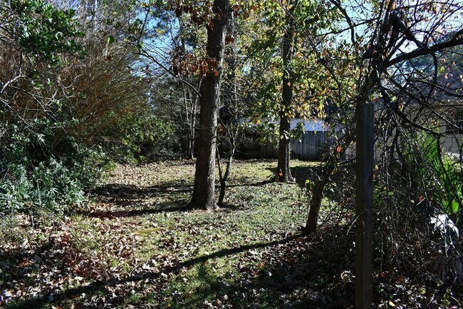 Building Photo - 203 Pine Valley