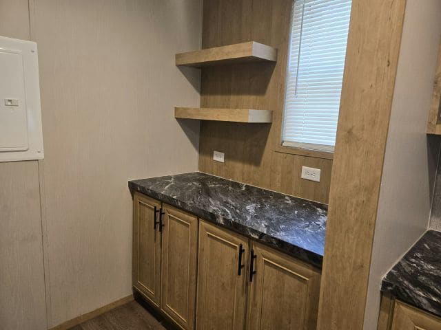 Building Photo - 1400 Banana Rd