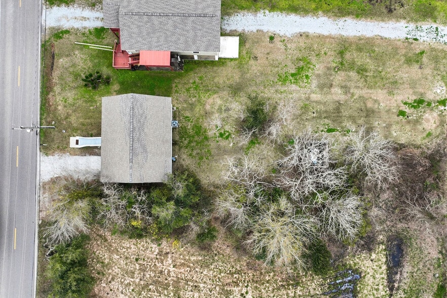 Building Photo - 343 Henderson Ave