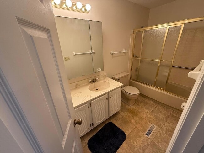 Building Photo - 430 Williamsburg Ln NW