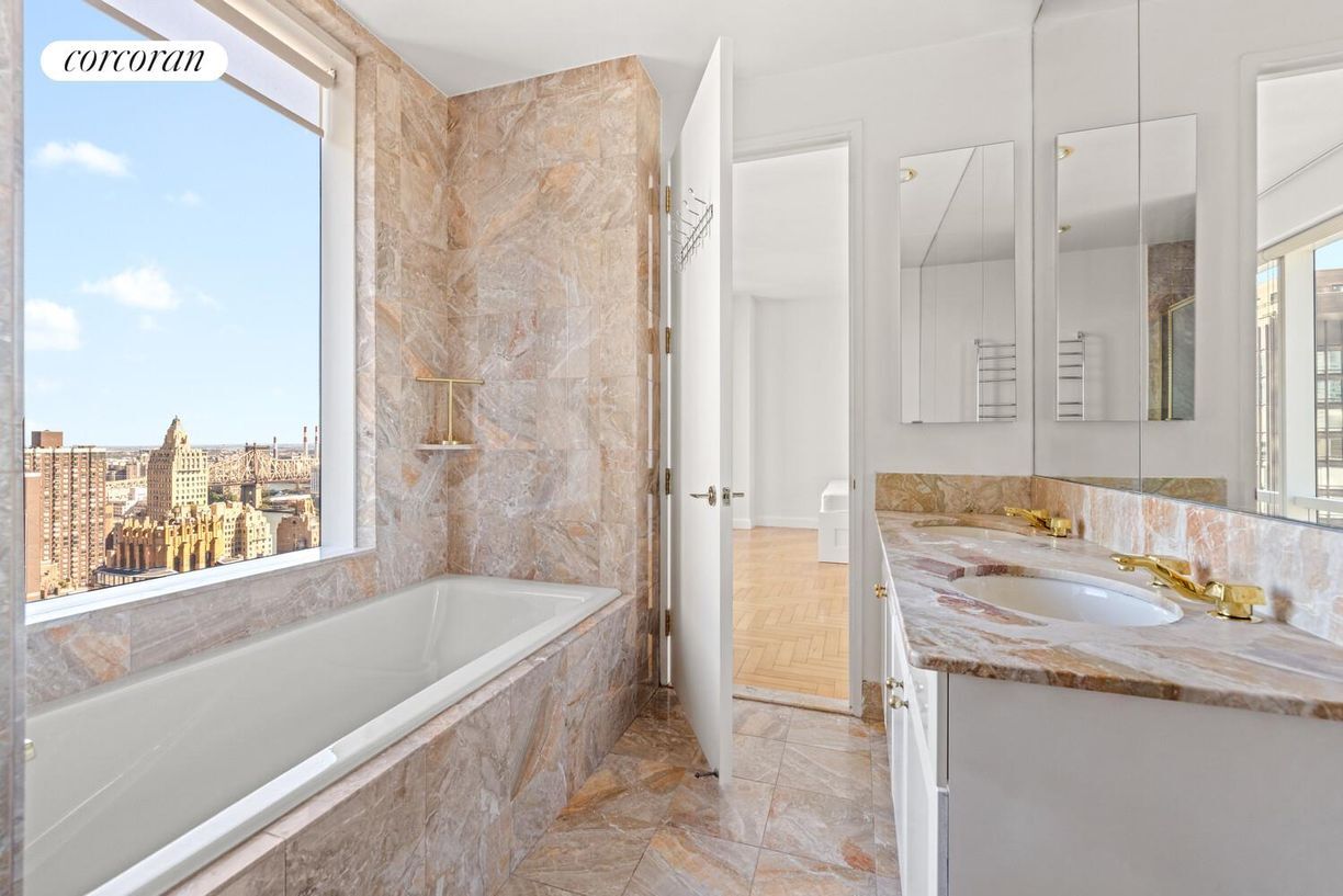 Building Photo - 845 United Nations Plaza