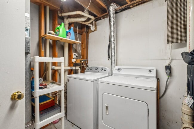 Building Photo - Charming and updated single-family home in a convenient Woodbridge location!