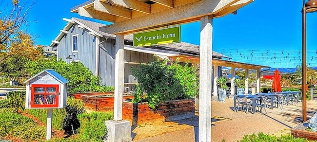 Building Photo - 2 Adelfa St