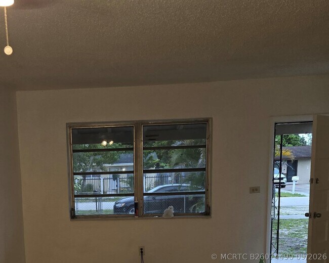 Building Photo - 15721 NW 39th Pl